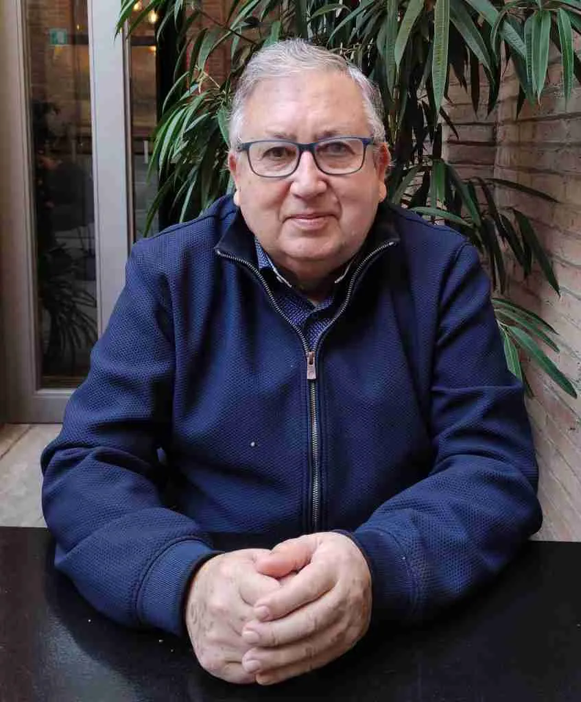 Este Sábado a las 12,05 en “Almería y punto” de la Radio Almería Norte Radio, entrevista a Antonio Sánchez Sola, escritor.