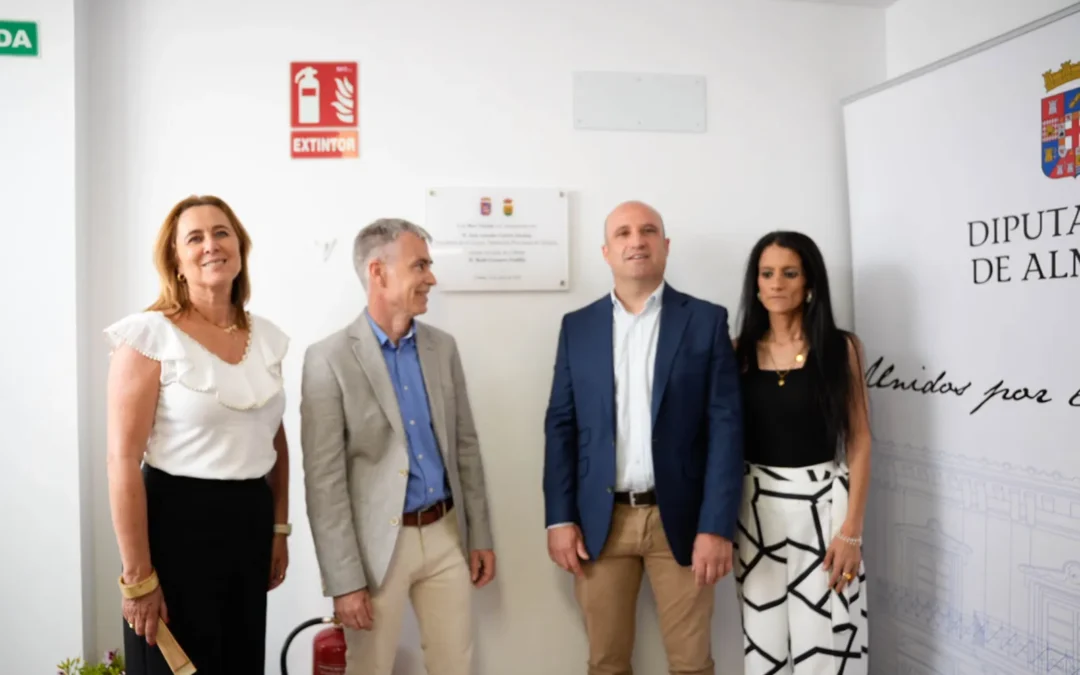 Cóbdar impulsa la lucha contra la despoblación con la apertura del nuevo bar tienda ‘La Plaza’, en imágenes