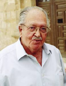 Julio Alfredo Egea (1926–2018) es, sin duda, una de las voces más hondas, auténticas y humanas de la poesía almeriense y de toda Andalucía Oriental, estrechamente ligado a su amado Chirivel
