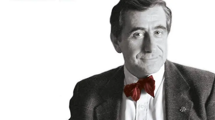 El diplomático muy popular y querido vinculado a Albox es Inocencio Arias Llamas, conocido popularmente como «Chencho» Arias.